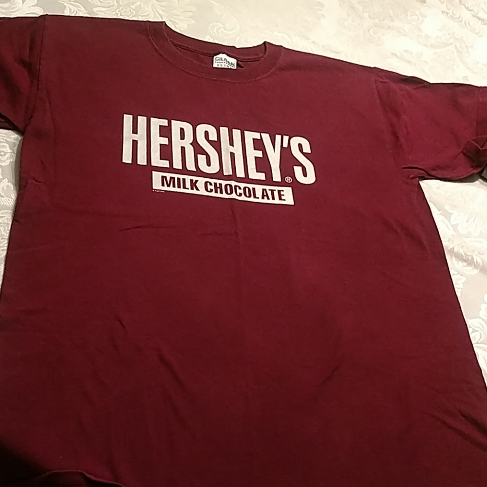Hershey's Milk Chocolate T-shirt, burgundy, size M